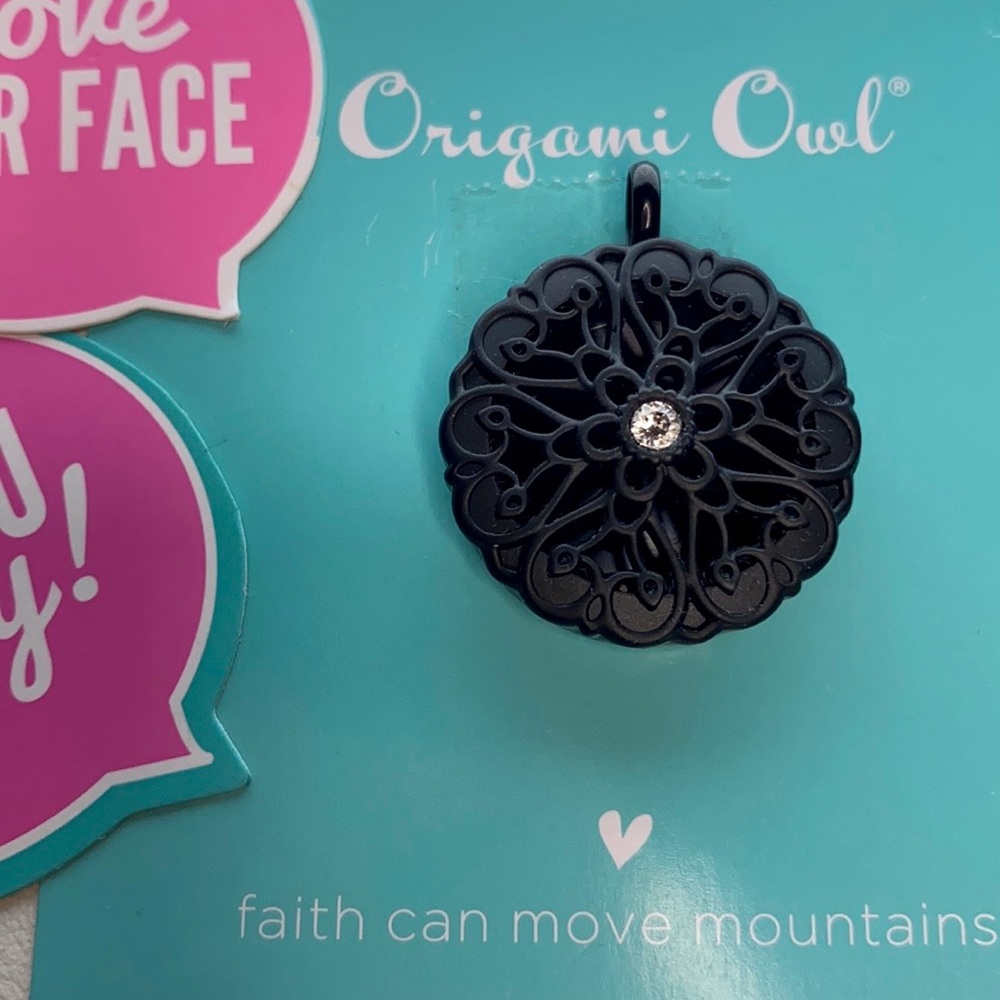 Origami Owl matte black Sentiments (twist) locket